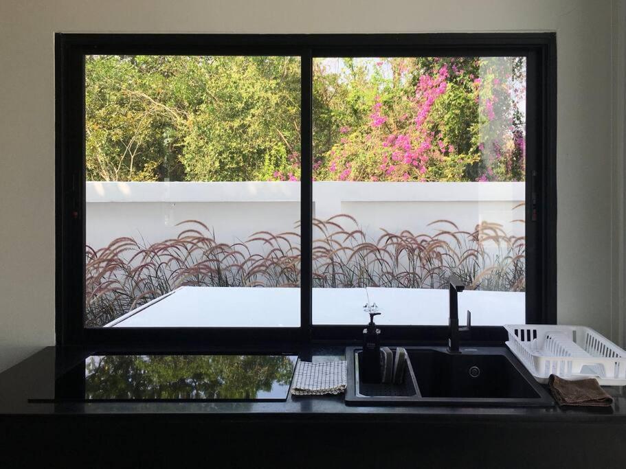 Her Huahin Pool Villa Bagian luar foto