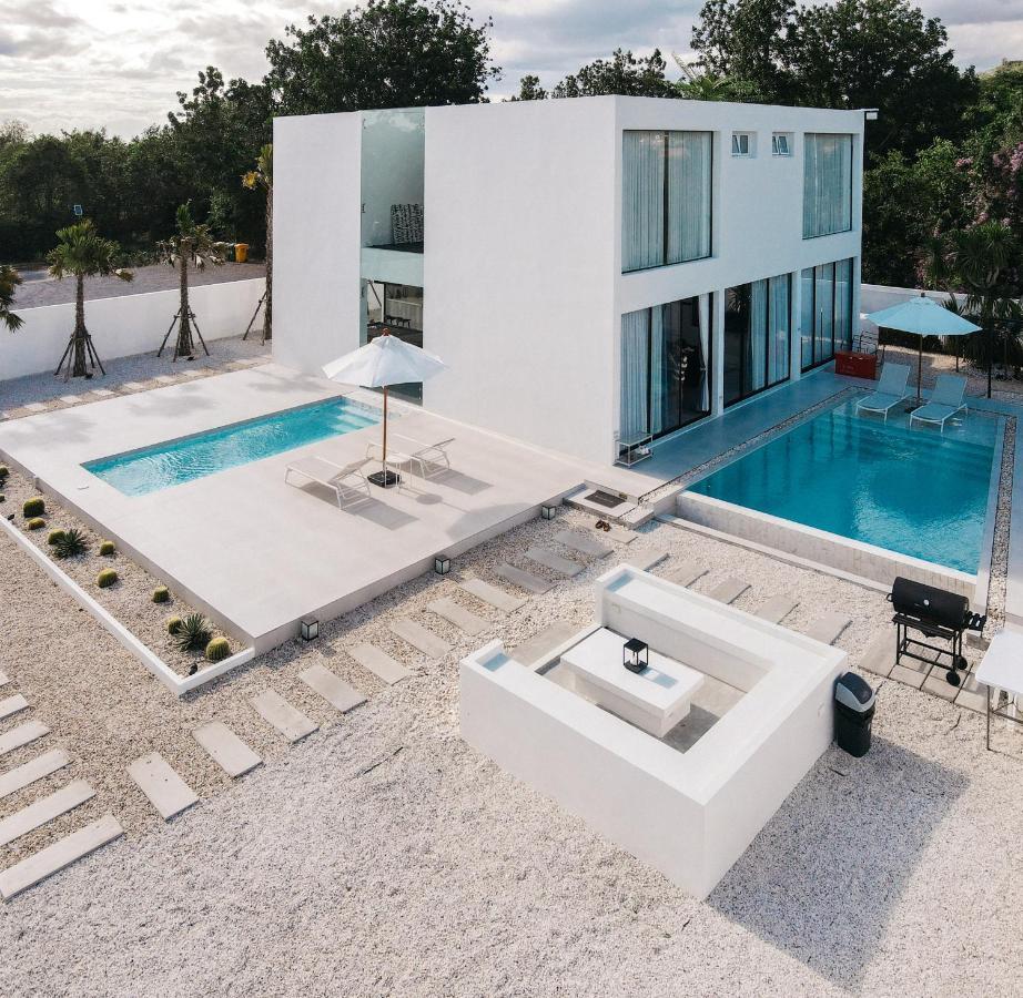 Her Huahin Pool Villa Bagian luar foto